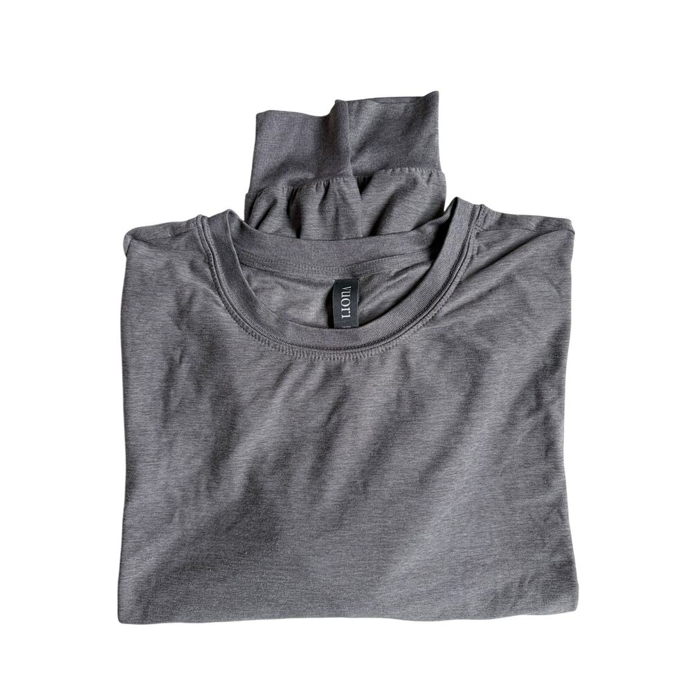 Vuori Women's Long-Sleeve Solstice Tee (Grey) - Small